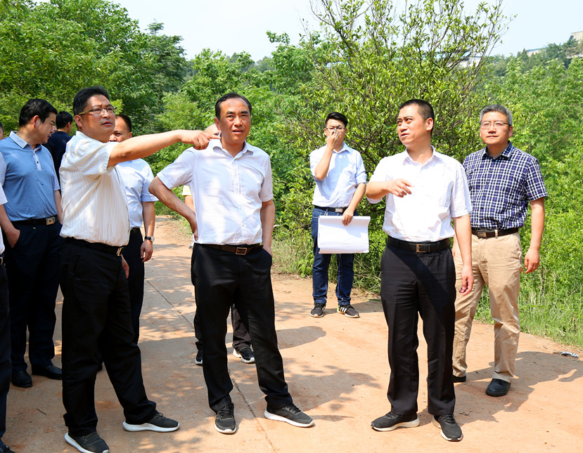綜合整治環(huán)保項目 全力守護綠水青山 ——市委副書記、市長趙輝視察城市黑臭水體整治及污水垃圾處理設施項目