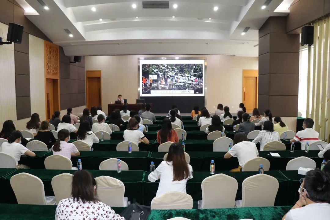 拍好圖片、講好故事、樹好形象——集團公司工會開展“職工素質(zhì)提升課堂”之《攝影入門及提高》培訓(xùn)